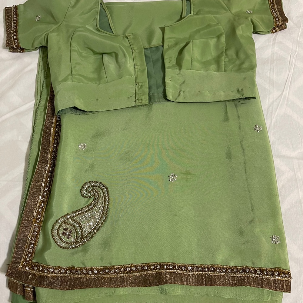 Saree - Picture 5 of 5